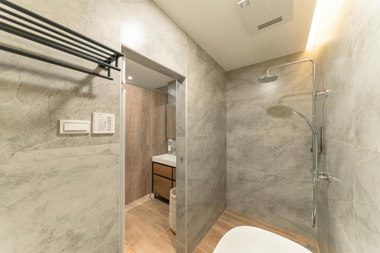 De Provintia Straat B&B Тайнан Екстериор снимка