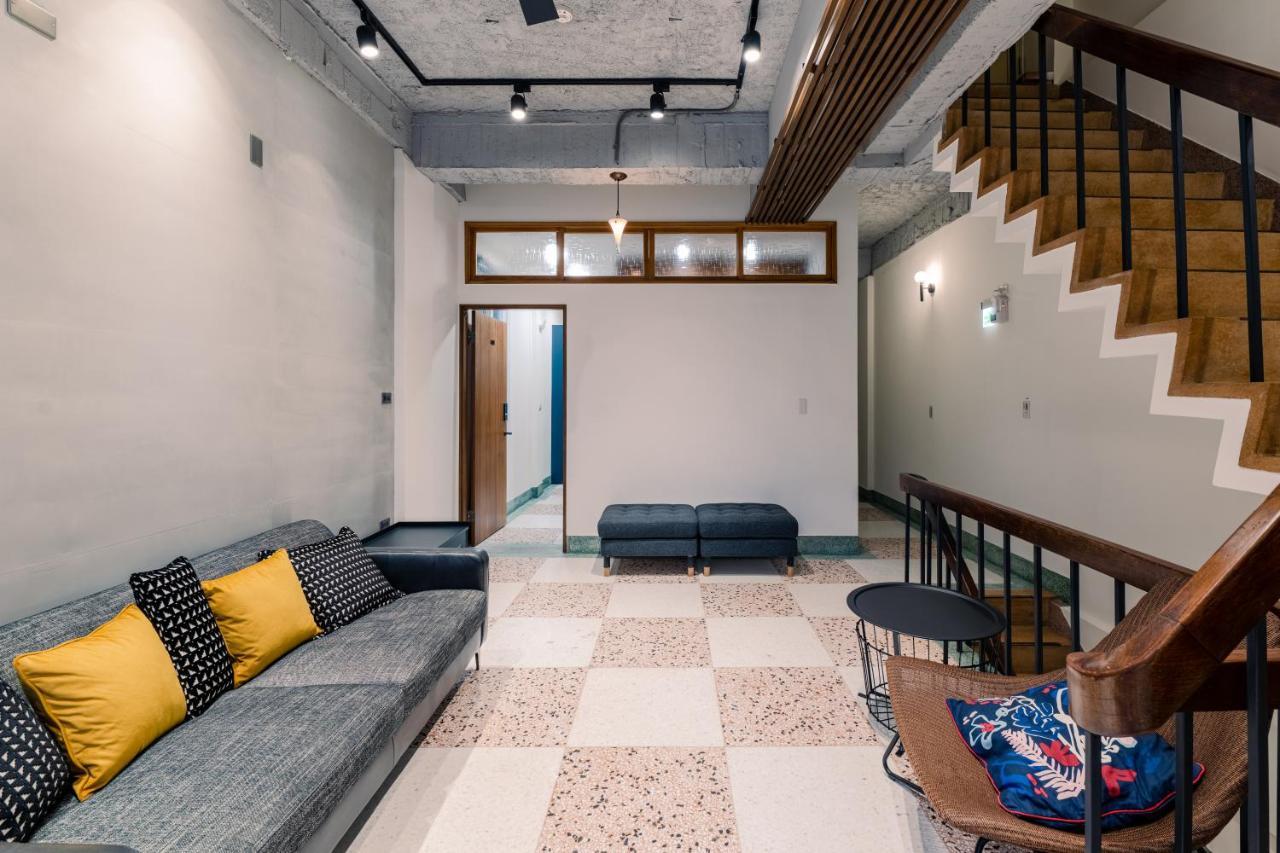 De Provintia Straat B&B Тайнан Екстериор снимка