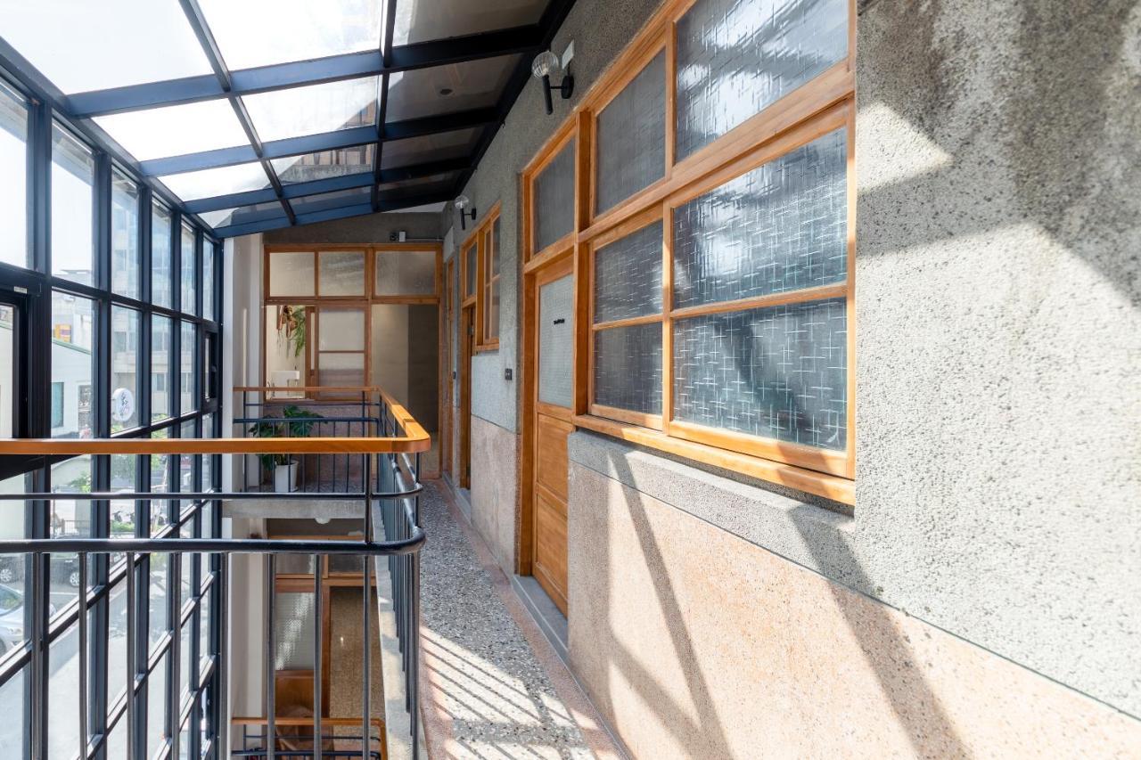 De Provintia Straat B&B Тайнан Екстериор снимка