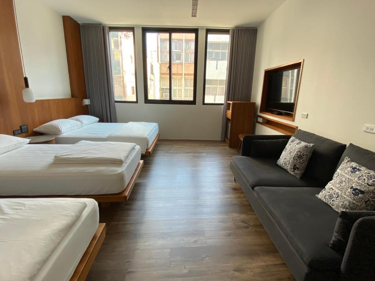De Provintia Straat B&B Тайнан Екстериор снимка